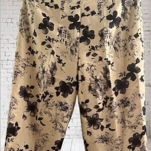 Floral Print Ankle Pants